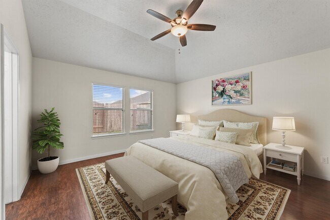 Building Photo - 2611 Verano Dr