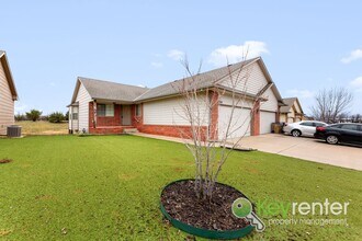 Building Photo - 2307-2309 E Coolwater St Duplex