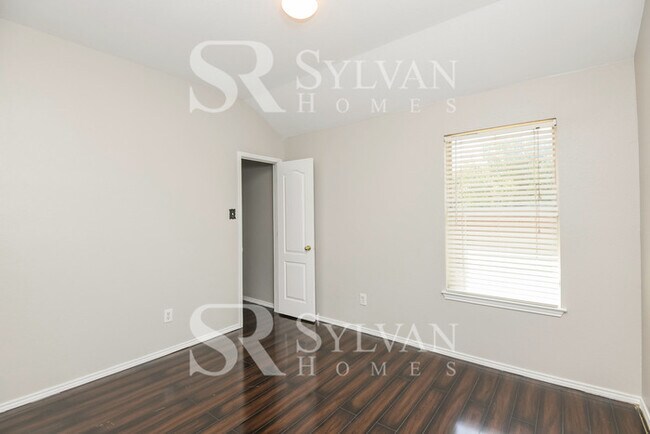 Building Photo - Carve Out a Great Life Here!