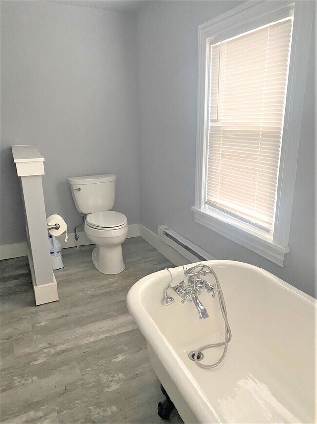 Building Photo - House for Rent in Glen Mills