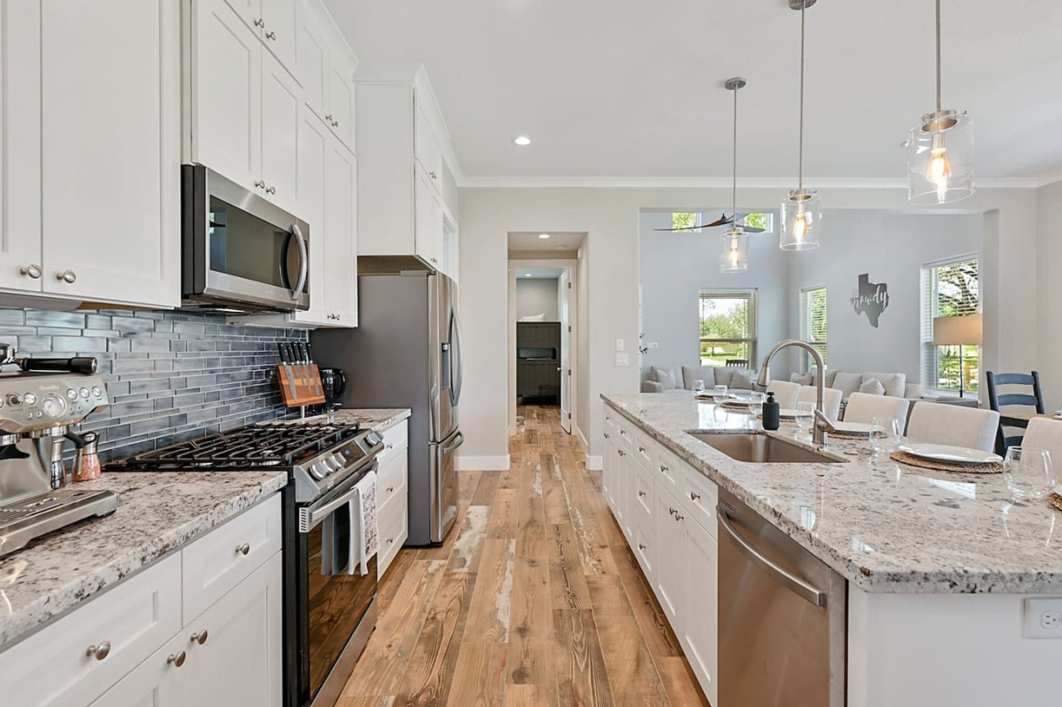 Building Photo - 105 Anderson St