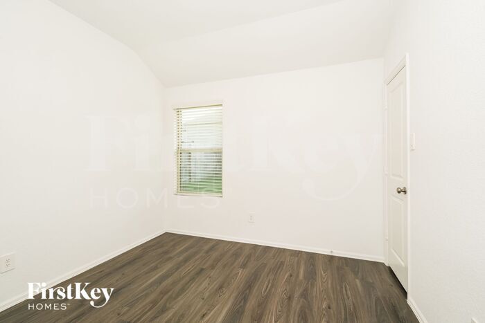 Building Photo - 18455 Summit Ranch Dr