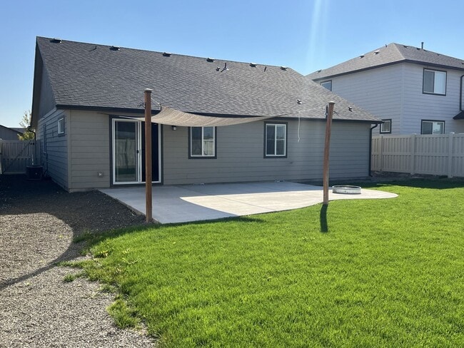 Building Photo - Beautiful 3 bed 2 bath home in Caldwell ju...