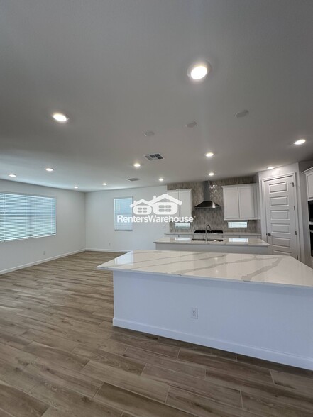 Building Photo - 7431 W Whitehorn Trail