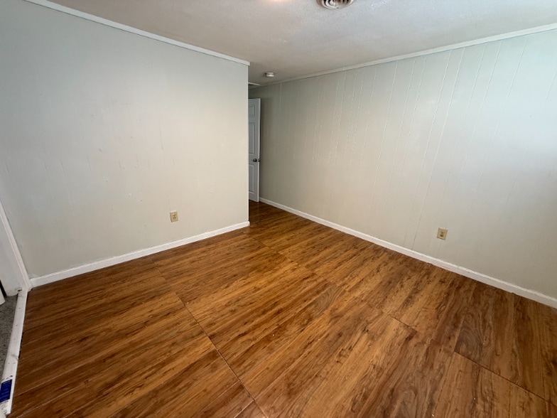 Building Photo - 13 F St