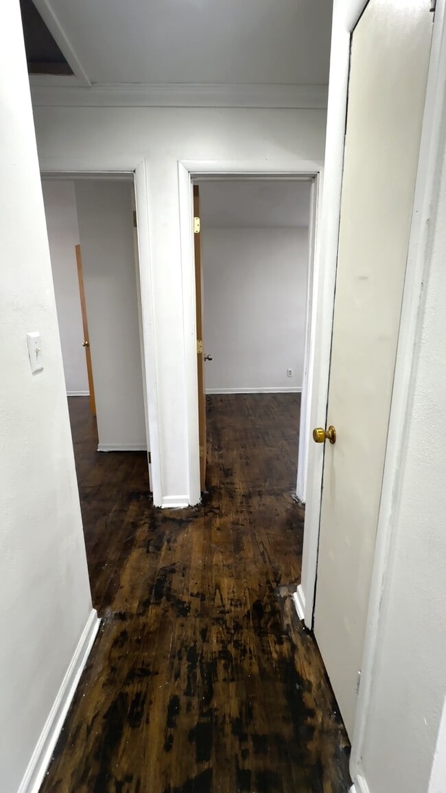 Building Photo - 3535 Robey Ave