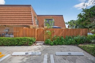 Building Photo - 2701 27th Ct