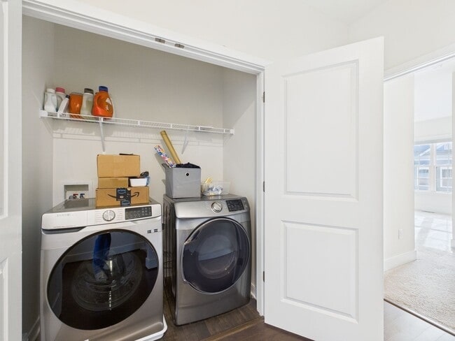 Building Photo - 5404 Coopers Walk Ln