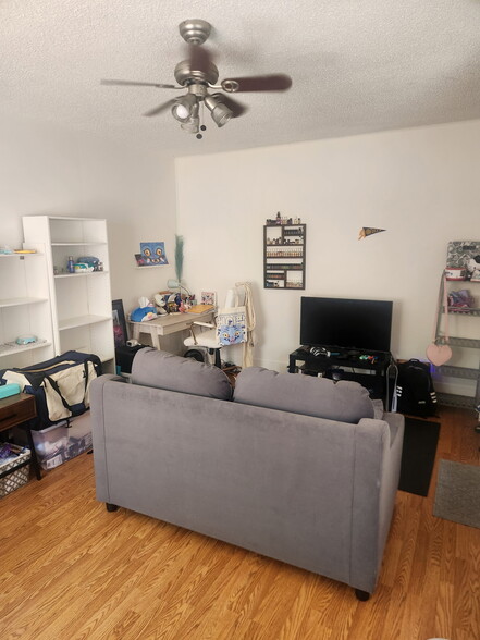 Building Photo - 3337 Helms Ave