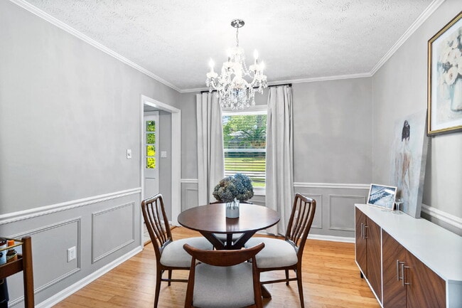 Building Photo - Spacious 4-Bedroom Haven with 3 Full Baths...