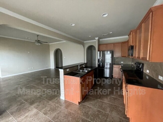 Building Photo - 8121 Iron Gate Dr