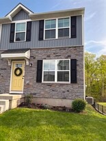 Front Of the House - 121 Van Fleet Cir