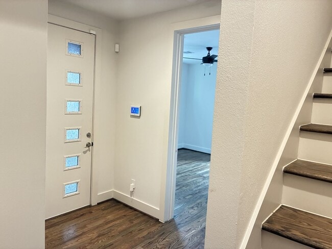 Building Photo - For Lease | 3 Bed, 3.5 Bath | 2,139 Sq Ft | Timber Heights Village |