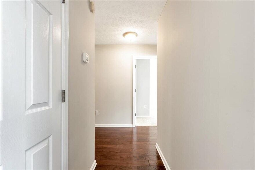 Building Photo - 1480 Ridgemill Terrace NE