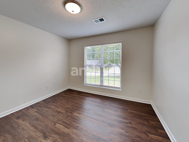 Building Photo - 860 Amelia Grove Ln SE