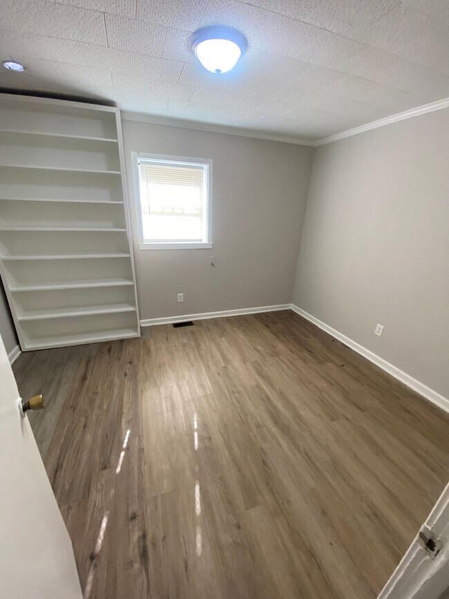 Building Photo - **ON HOLD**Near Ft. Benning. Columbus, GA  Bedroom 4 / 1 Full Bathroom & 2 Half Bathroom Home for...