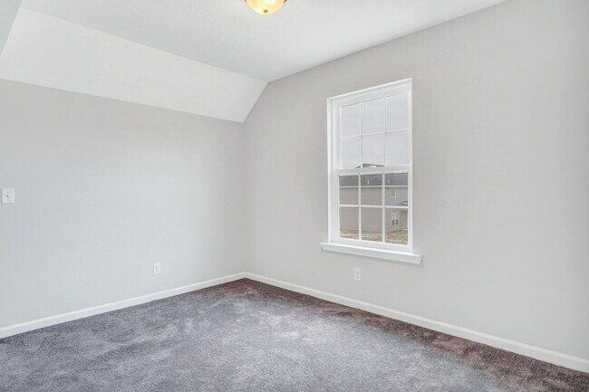 Building Photo - COMING EARLY JUNE 2026! (Pet Friendly)