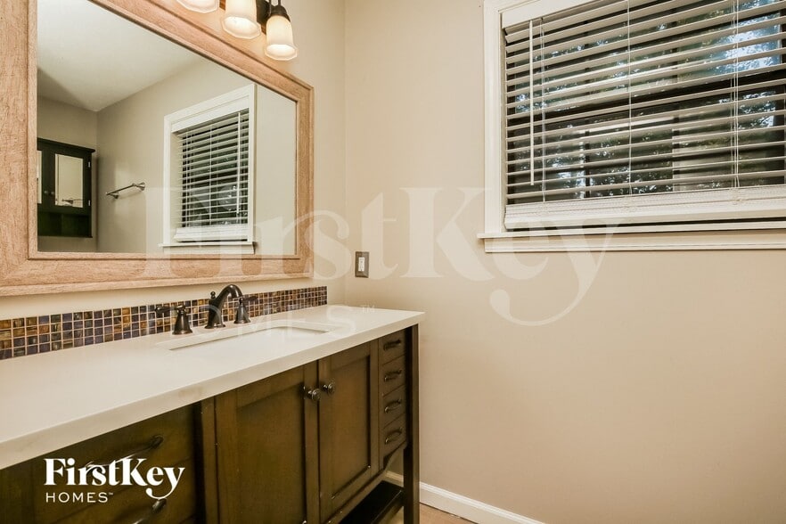 Building Photo - 1011 Wildwood St