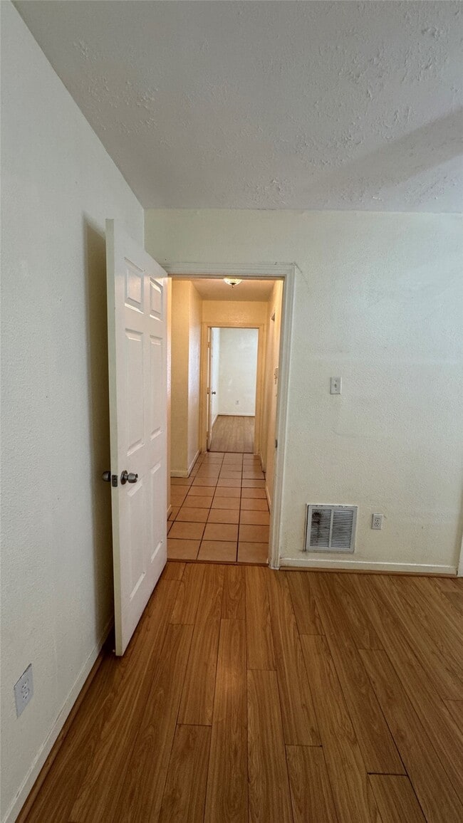 Building Photo - 2514 Rodney St