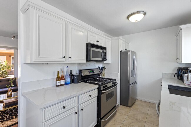 Building Photo - 5510 Adelaide Ave