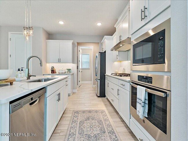 Building Photo - 380 Vista Lake Cir