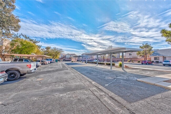 Building Photo - 2839 Blue Bonnet Dr