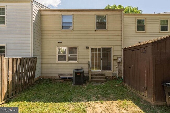 Building Photo - 3048 Silent Valley Dr