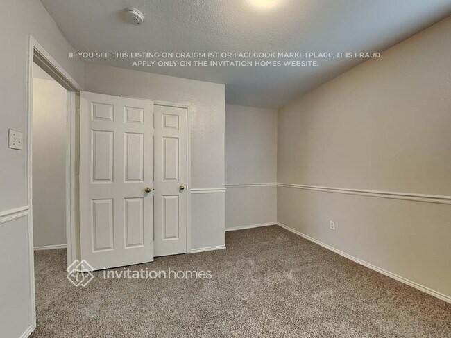 Building Photo - 1755 Cresthill Dr