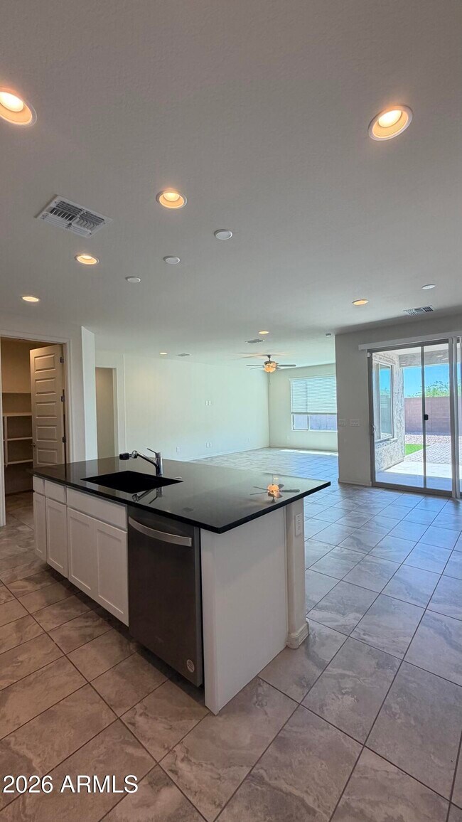 Building Photo - 8529 S 67th Dr