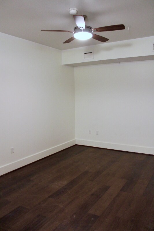 Building Photo - 1120 Reddour St