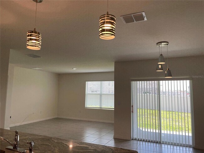 Building Photo - 5535 Hollingworth Trl