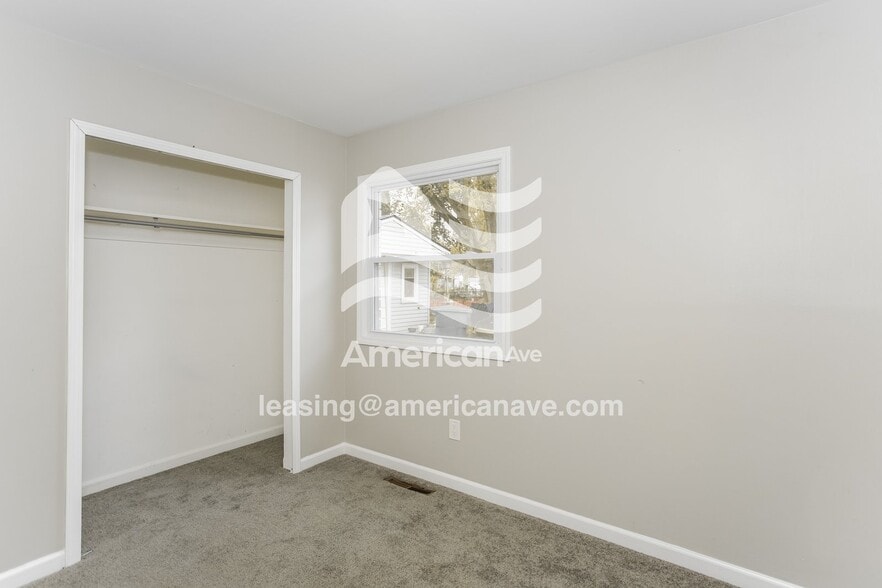 Building Photo - 20019 Lexington