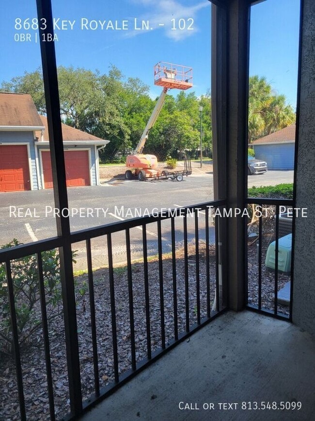 Building Photo - 8683 Key Royale Ln