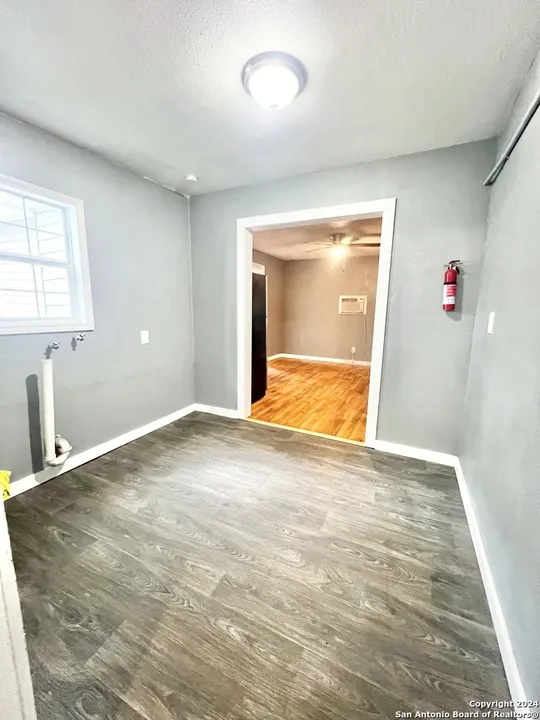 Building Photo - 311 Glamis Ave