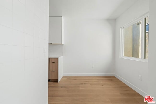 Building Photo - 612 Huntley Dr