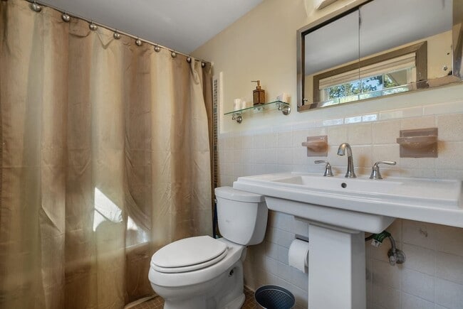 Building Photo - 1716 S Meridian St