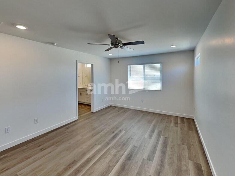 Building Photo - 9672 N Rancho Lozano