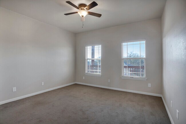 Building Photo - 6900 Deorsam Loop