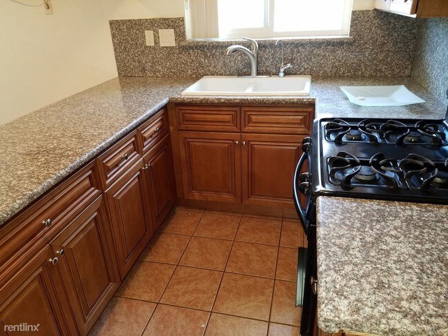 Building Photo - 2 br, 1 bath  - 442 Solano Ave