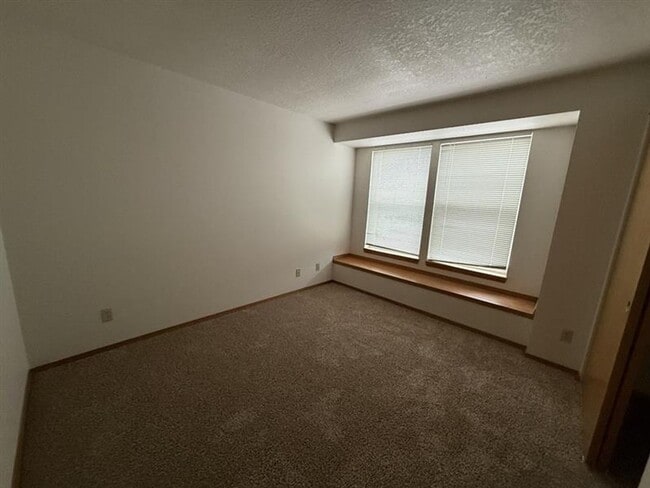 Building Photo - 762 SW 206th Pl