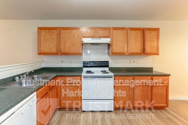 Building Photo - 411 Brittney Way