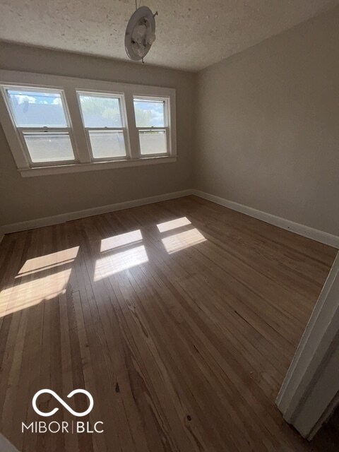 Building Photo - 811 Dequincy St