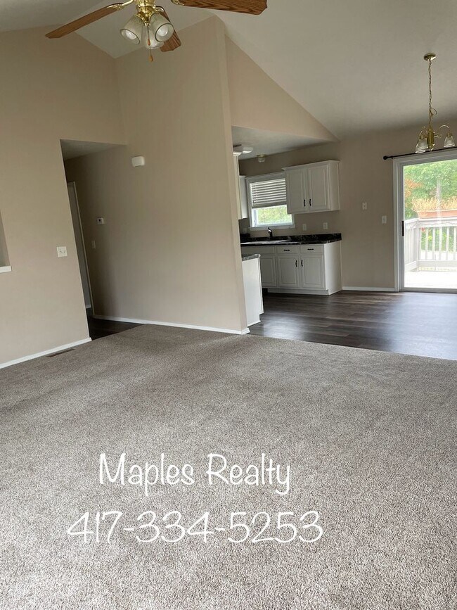 Building Photo - 3 Bedroom, 2 1/2 Bathroom Patio Home in Woodland Estates