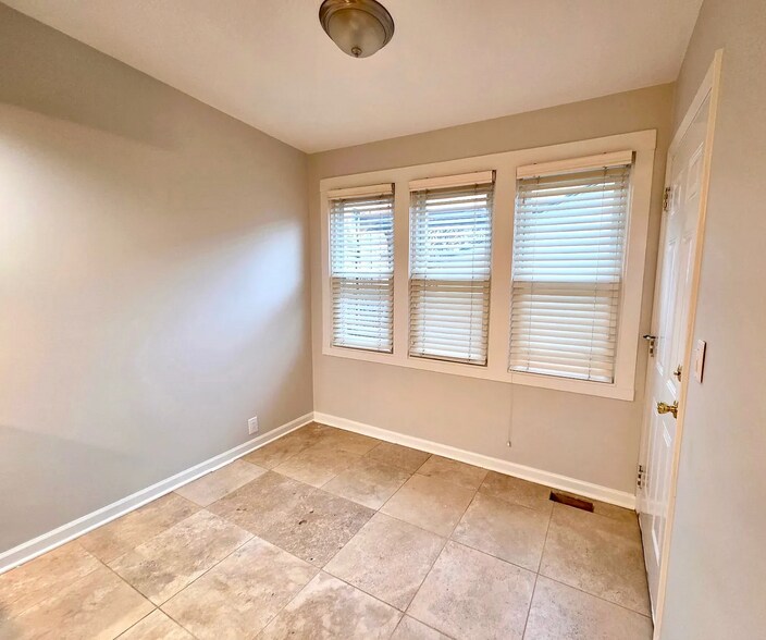 Building Photo - 2009 N Bingham St