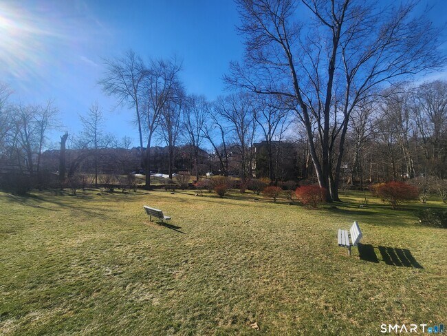 Building Photo - 105 Richards Ave