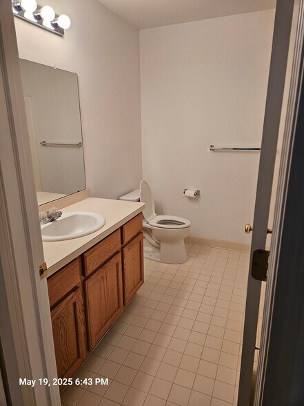 Building Photo - 1608 Mallard Pond Dr
