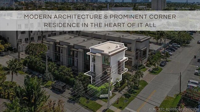 Building Photo - 1052 N Victoria Park Rd