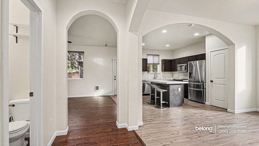 Building Photo - 16415 25th Ave Ct E