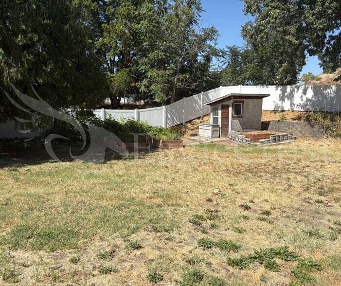 Building Photo - 603CHERRY