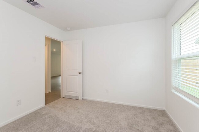 Building Photo - 15215 Abella Dr